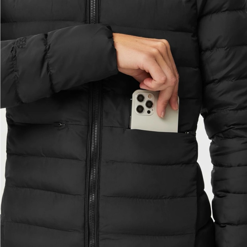 Figs On-Shift Packable Puffer Jacket Technical Performance Outerwear in Black M - Picture 5 of 16